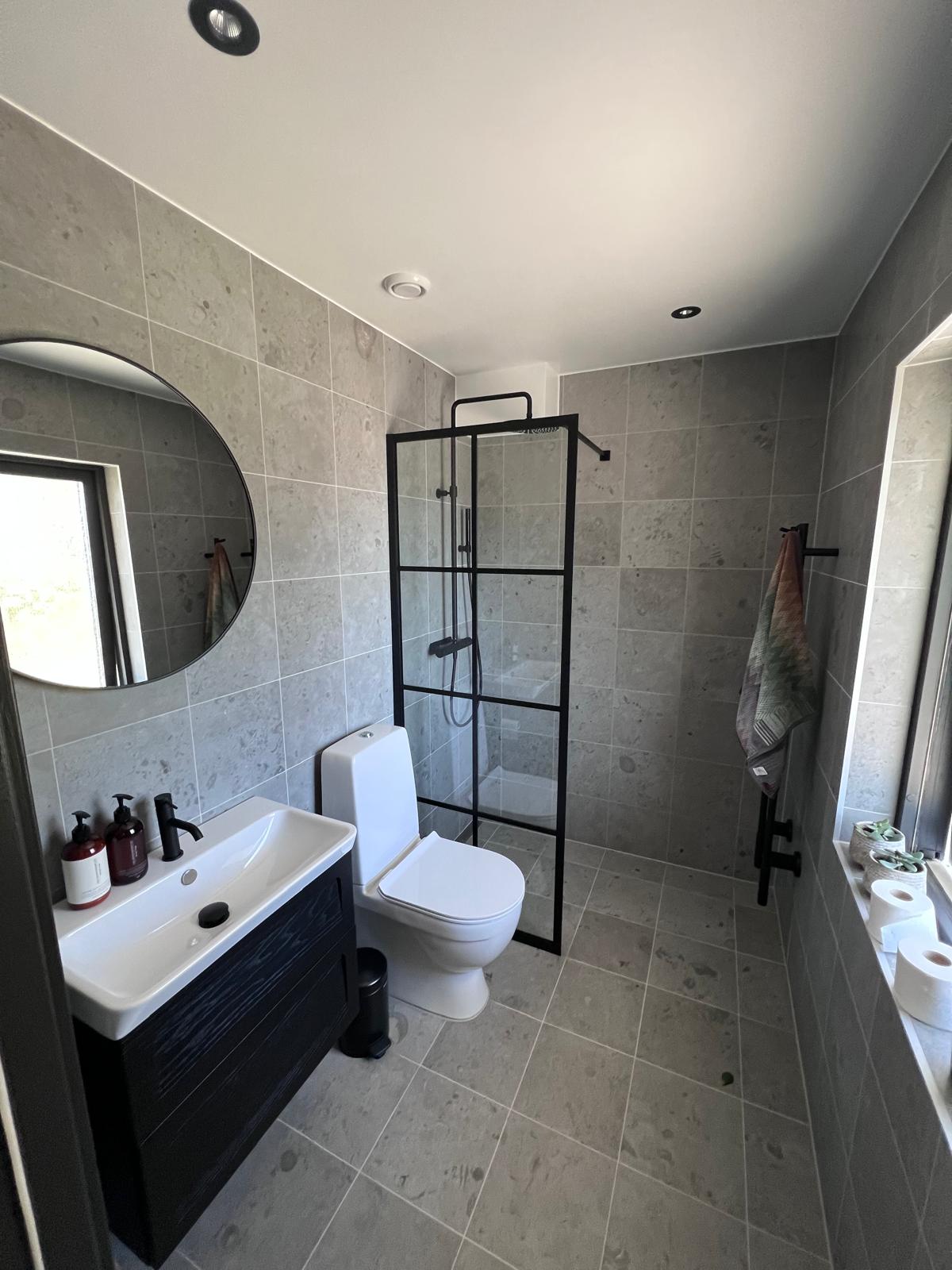 Modern badrumsrenovering